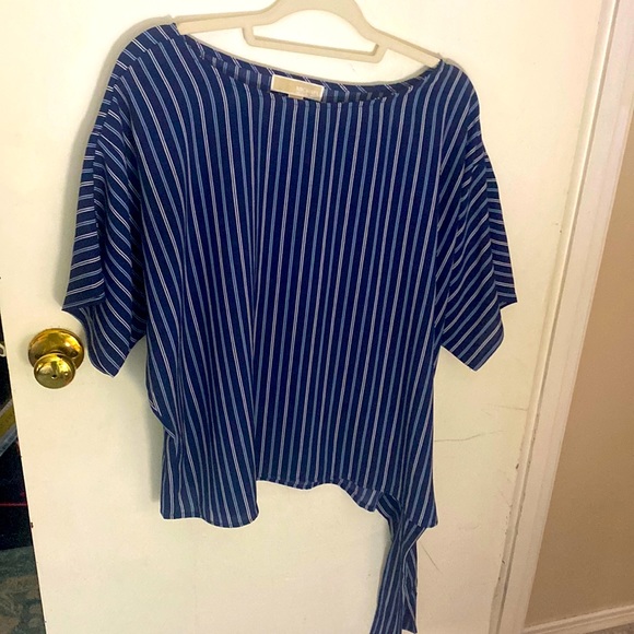 Michael Kors top sz XL blue with vertical stripes side tie very slimming top LN - Picture 1 of 5